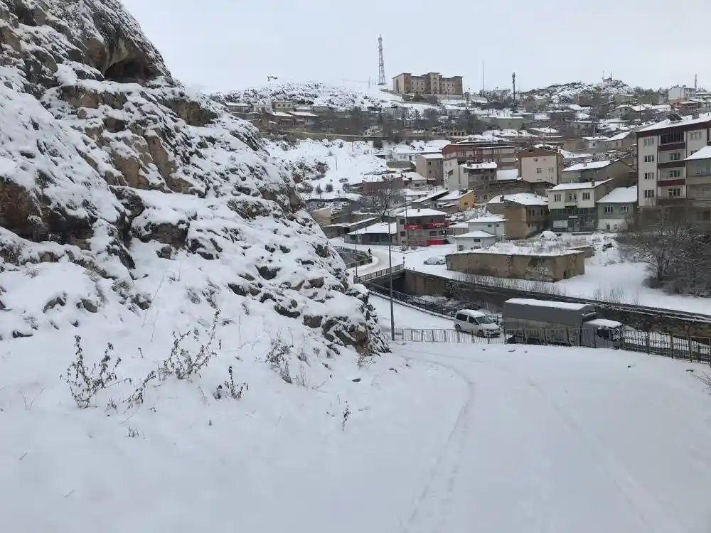 Bayburt'ta eğitime kar tatili
