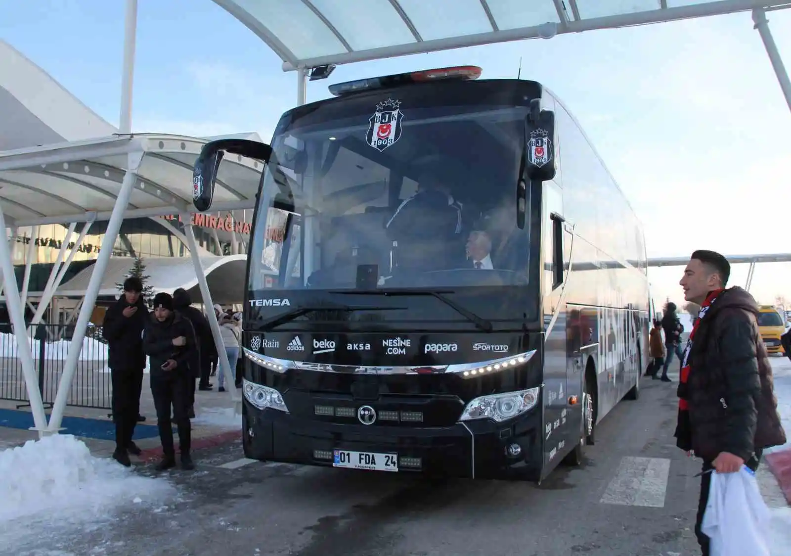 Beşiktaş’a Sivas’ta meşaleli karşılama
