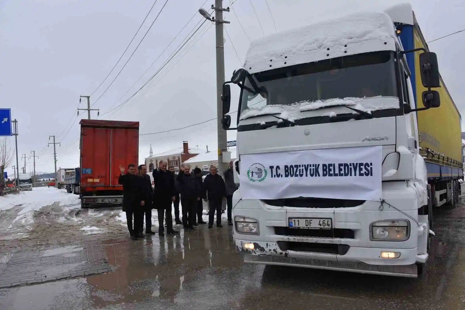 Bozüyük Belediyesi 4'üncü yardım tırı yola çıktı
