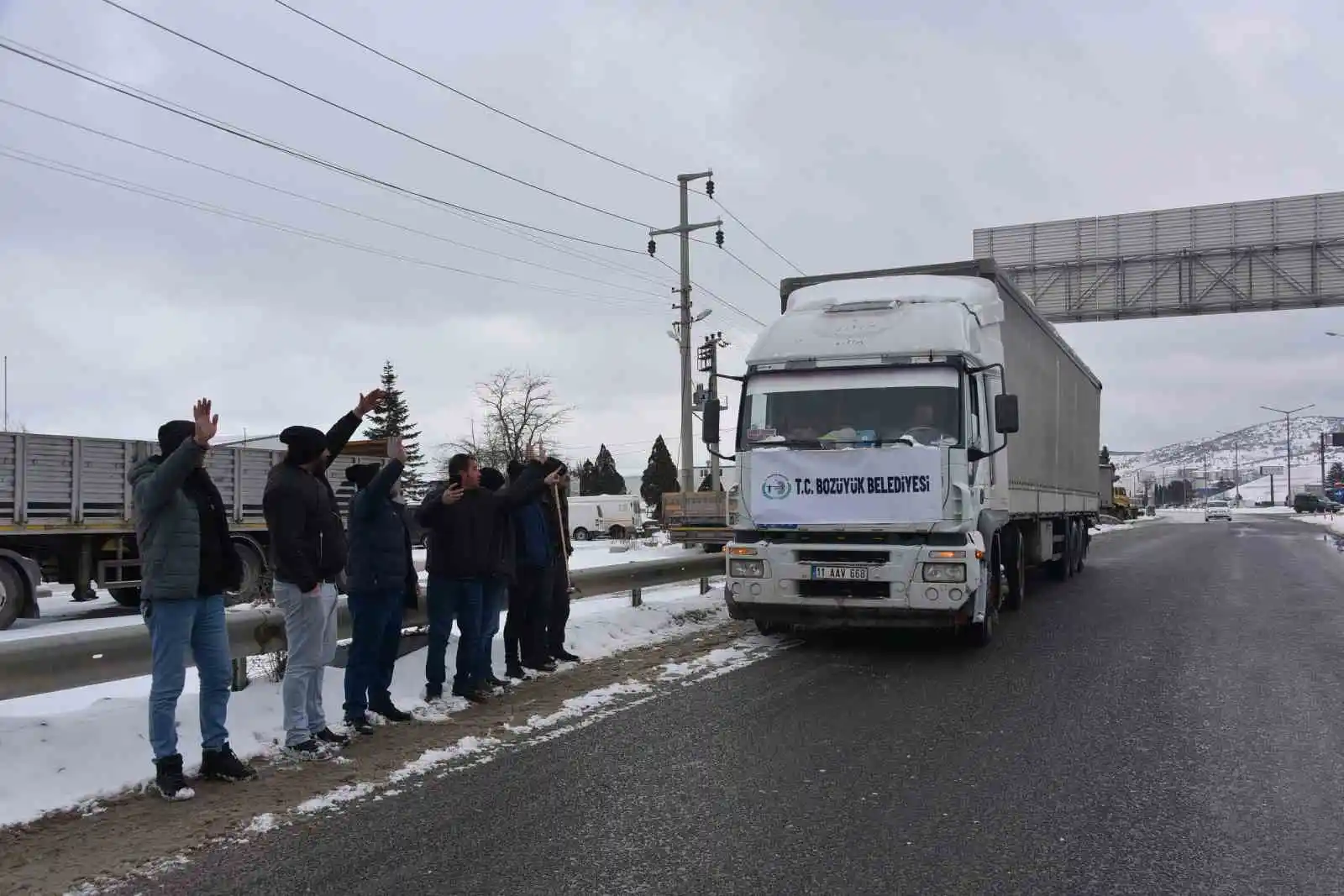 Bozüyük Belediyesi 4’üncü yardım tırı yola çıktı
