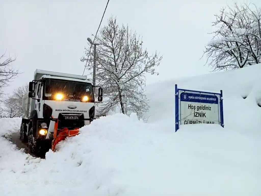 Bursa’da 694 mahalle yolu ulaşıma açıldı
