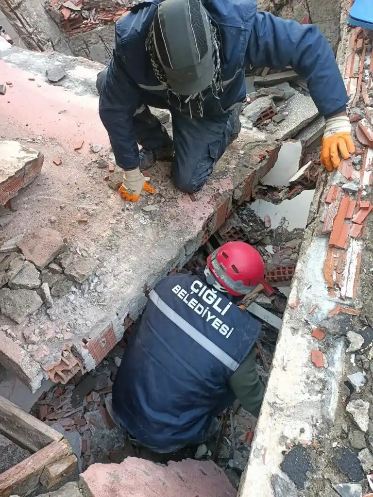 ÇAK, deprem bölgesinde arama kurtarma çalışmalarını sürdürüyor
