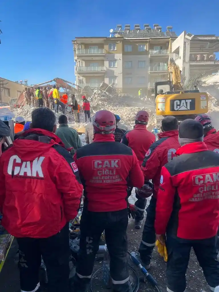 ÇAK, deprem bölgesinde arama kurtarma çalışmalarını sürdürüyor
