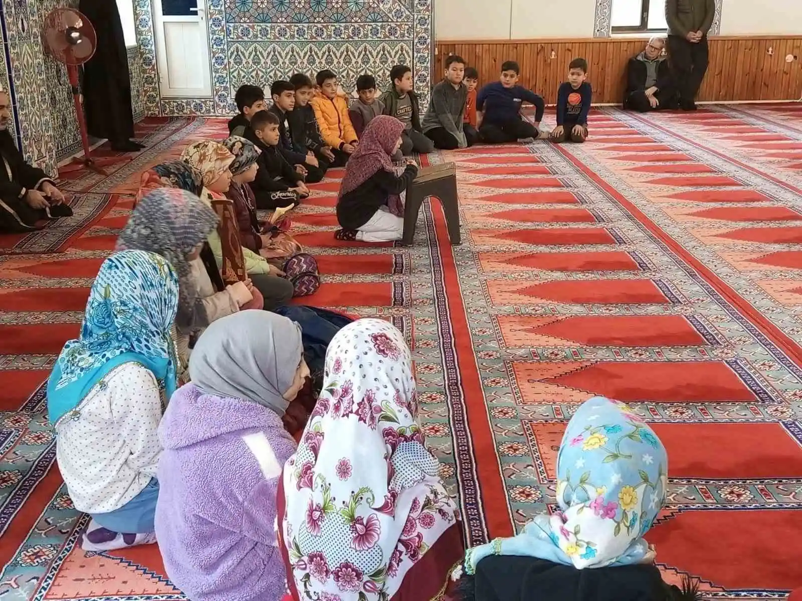 Çocuklar yarıyıl tatilinde camide buluştu
