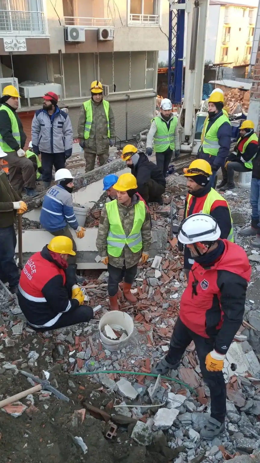 Deprem bölgelerine büyük destek
