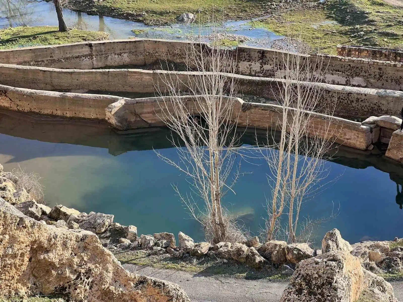 Deprem sonrası yükselen Karasu Çayı’ndaki su seviyesi iki gün sonra normale döndü
