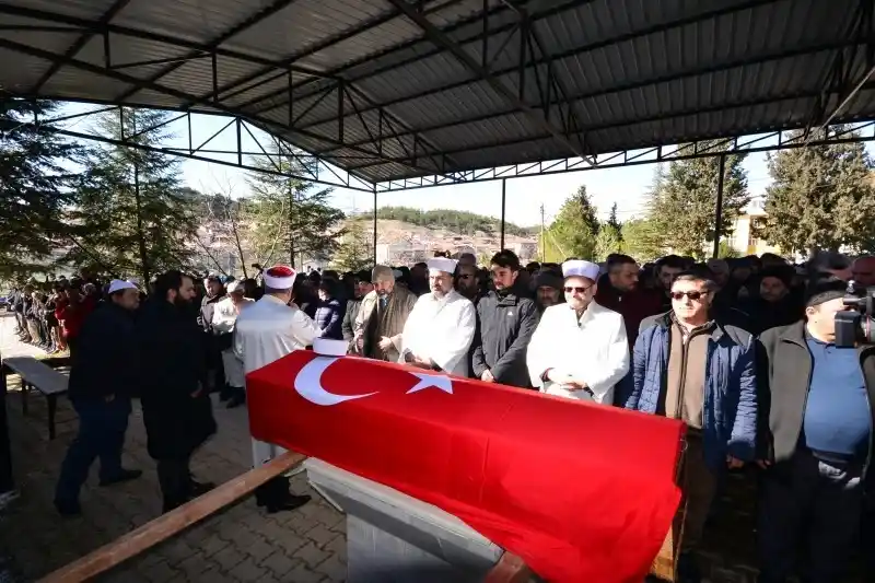 Depremde hayatını kaybeden Hatay Müftüsü Bilgili, Gediz'de toprağa verildi
