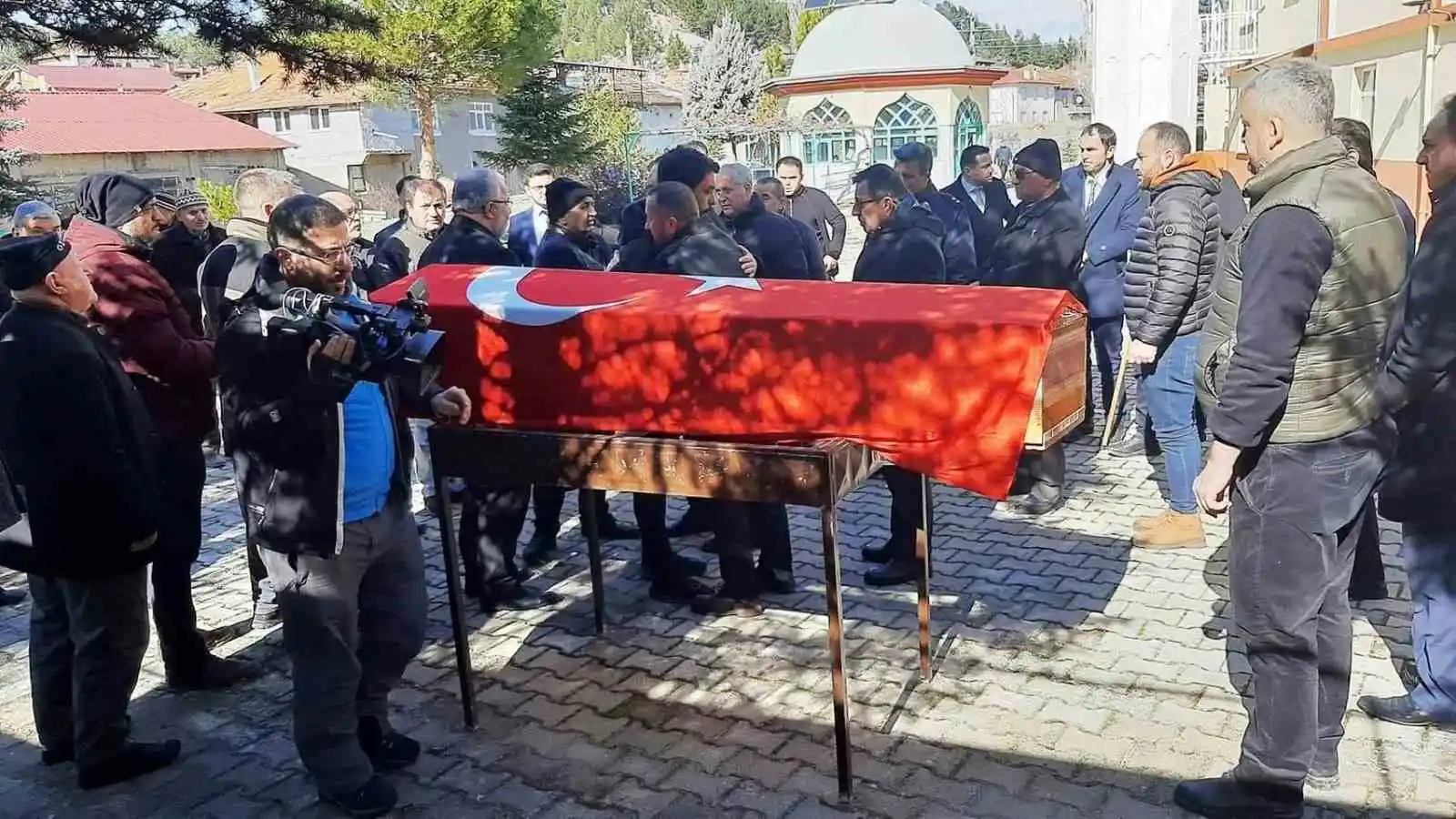 Depremde hayatını kaybeden Hatay Müftüsü Bilgili, Gediz’de toprağa verildi
