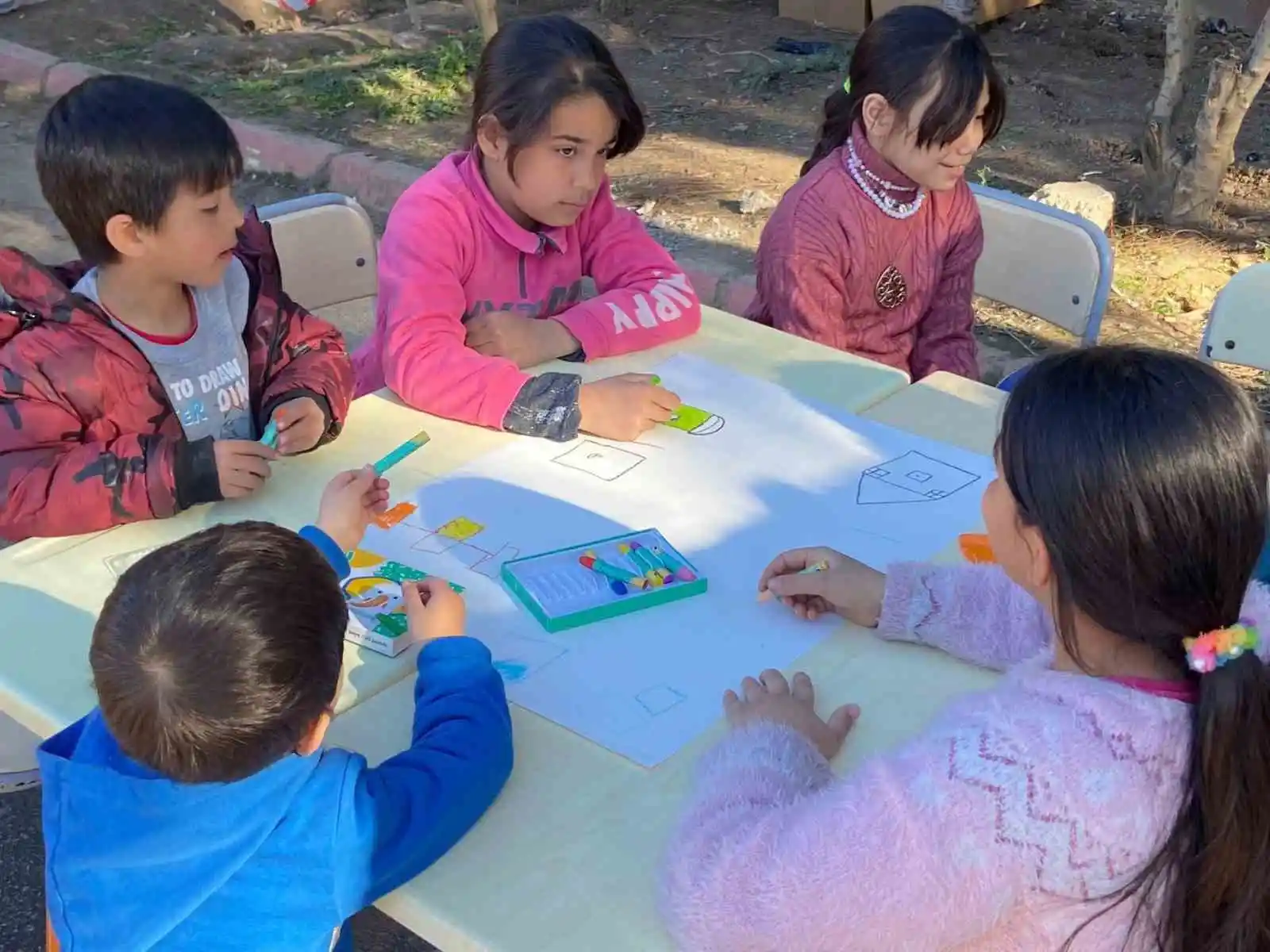 Depremzede çocuklara Muğla’dan giden ekipler psikososyal destek sağlıyor
