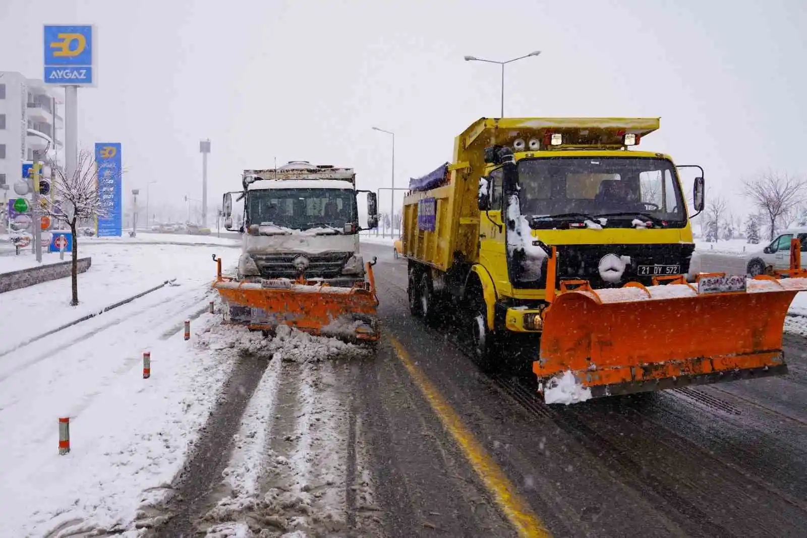 Diyarbakır geneli ekiplerin karla mücadele çalışmaları devam ediyor
