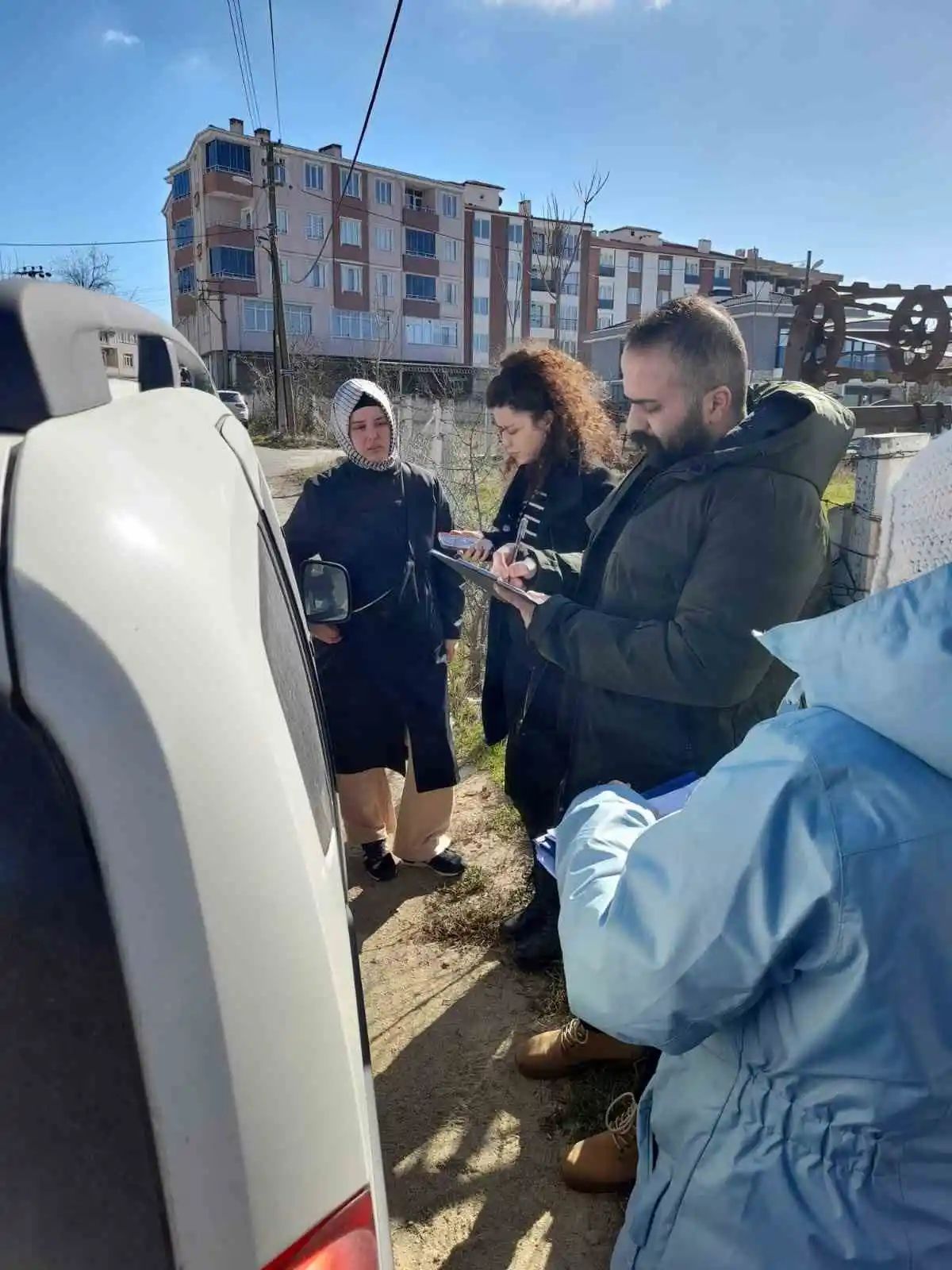 Ergene SYDV ekipleri, ilçeye yerleşen depremzedeler ile yakından ilgileniyor
