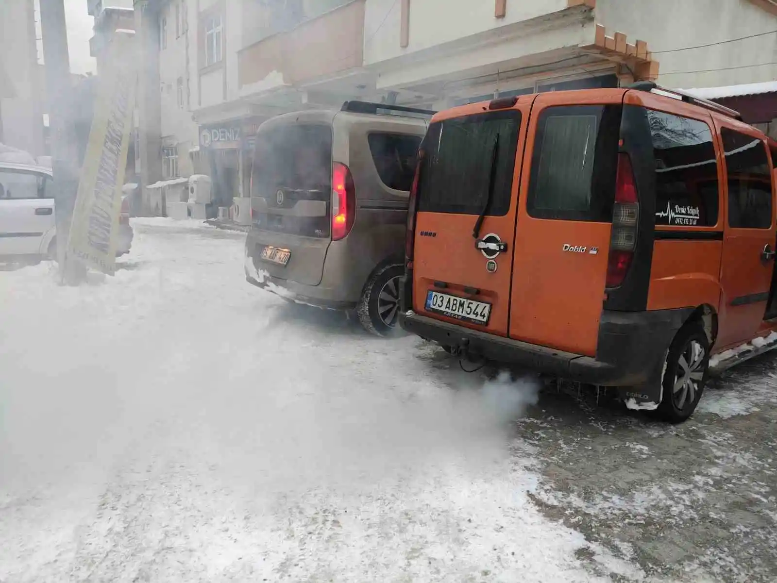 Göle’de dondurucu soğuklar nedeniyle araçlar çalışmadı
