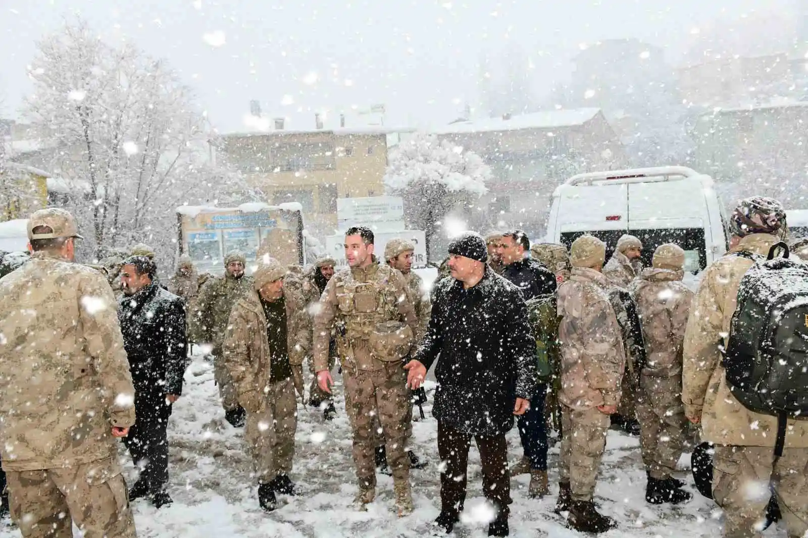 Güvenlik korucuları deprem bölgesine sevk edildi
