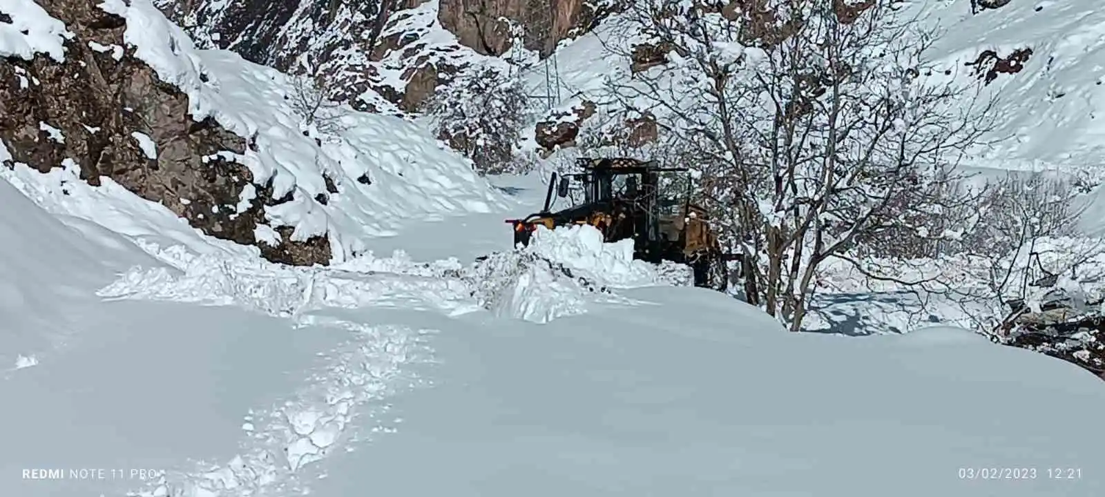 Hakkari'de 61 köy ve mezra yolu kapandı
