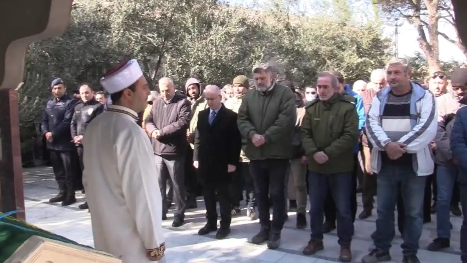 Hatay’dan gelen cenazeler Ayvalık’ta toprağa verildi
