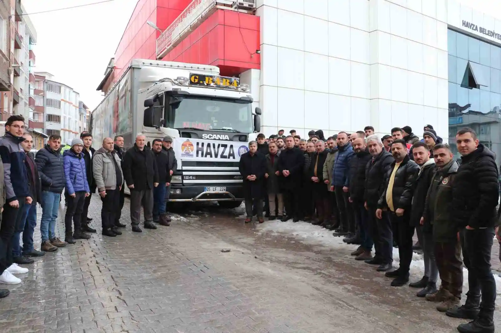 Havza'dan deprem bölgesine 4 tır yardım
