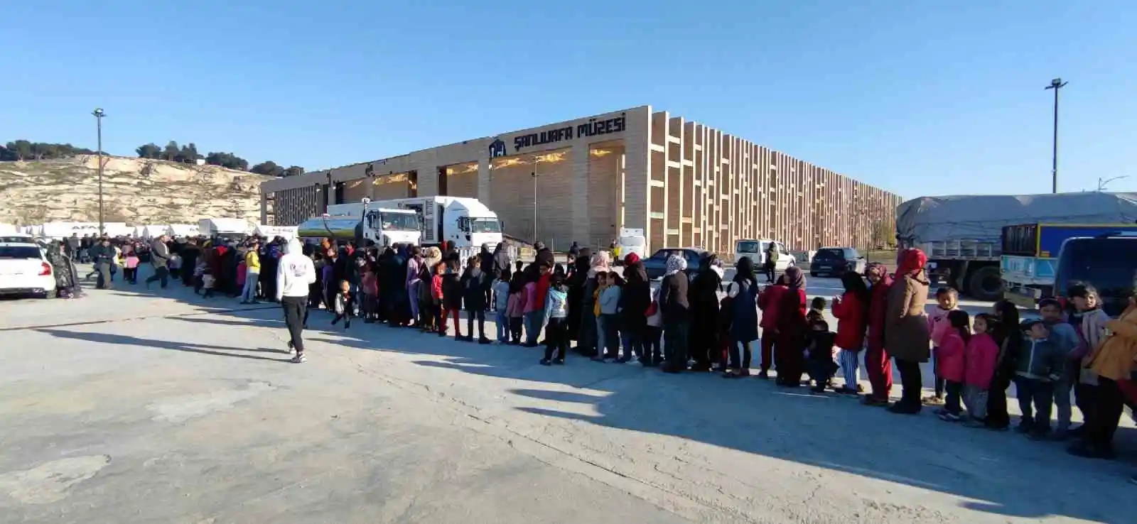 Her gün binlerce depremzedeye sıcak yemek
