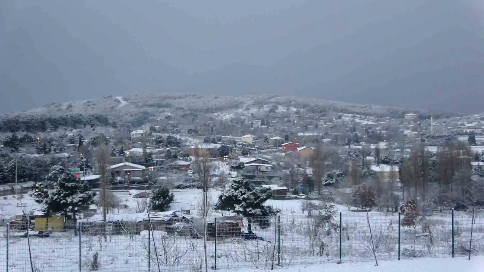 İstanbul’a kar yağdı, Aydos Tepesi beyaza büründü
