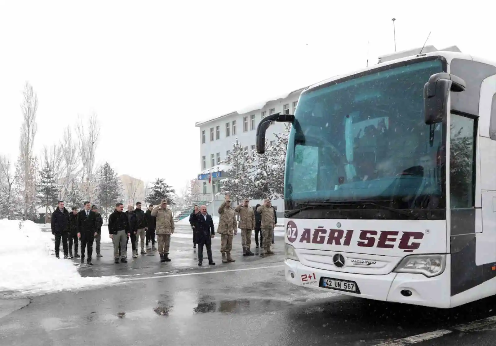 Jandarmadan deprem bölgesine personel desteği
