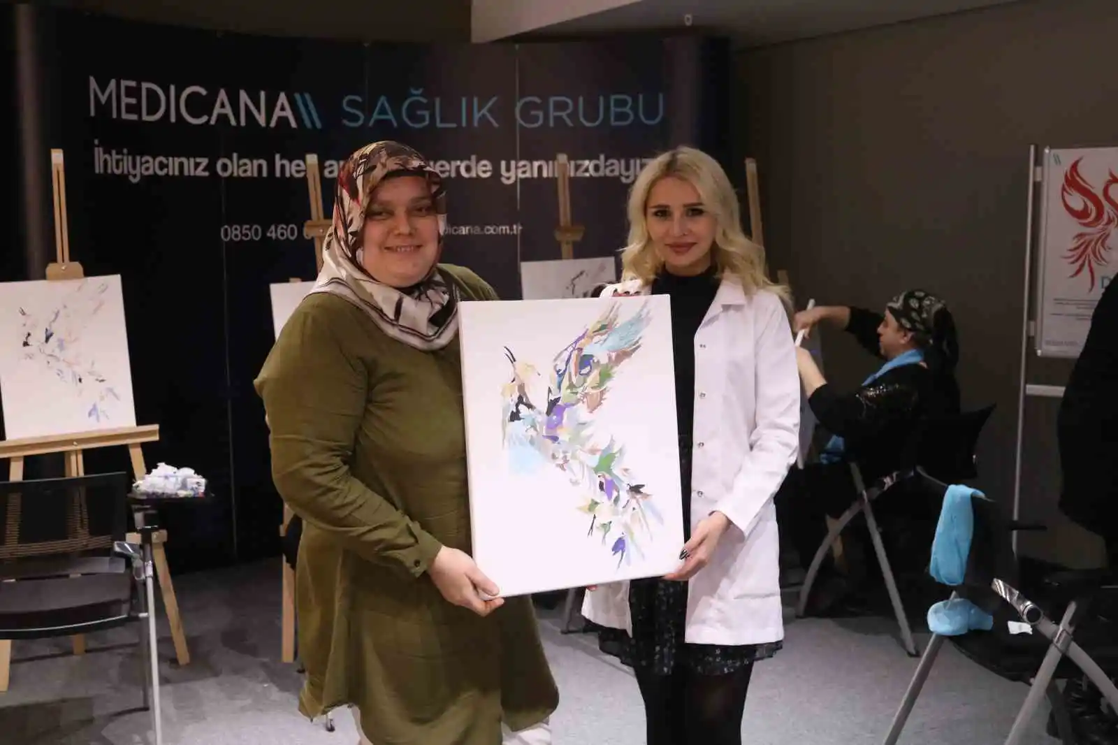 Kanser hastaları sanat ile hayata tutunuyor
