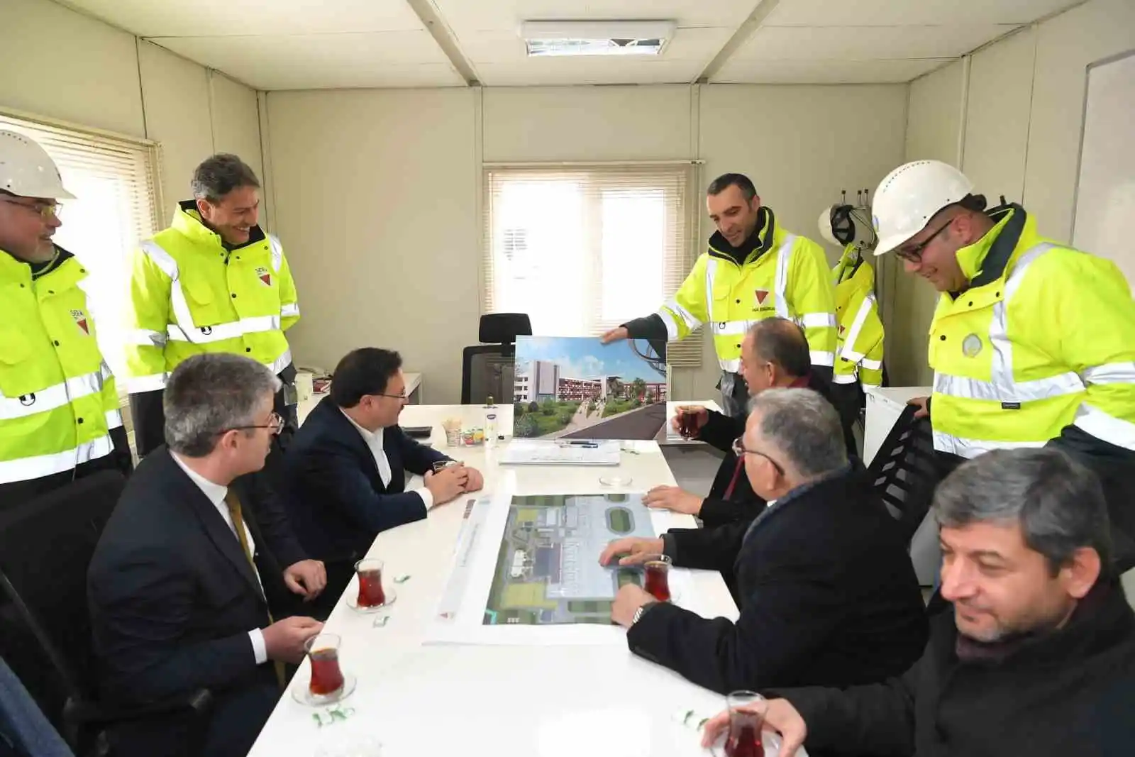 Kayseri protokolü Kayseri Havalimanı Yeni Terminal Binası Çalışmalarını Yerinde İnceledi
