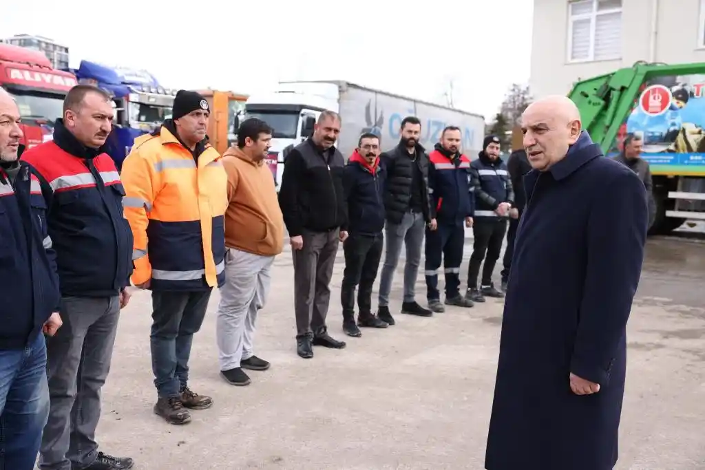 Keçiören Belediyesi’nden afetzedelere aşevi, Ramazan çadırı ve ulaşım hizmeti
