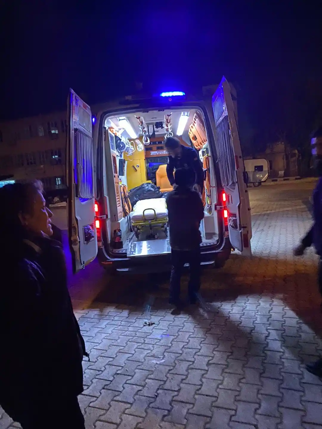 Kocaeli Büyükşehir’in ambulansları depremzedelerin hizmetinde
