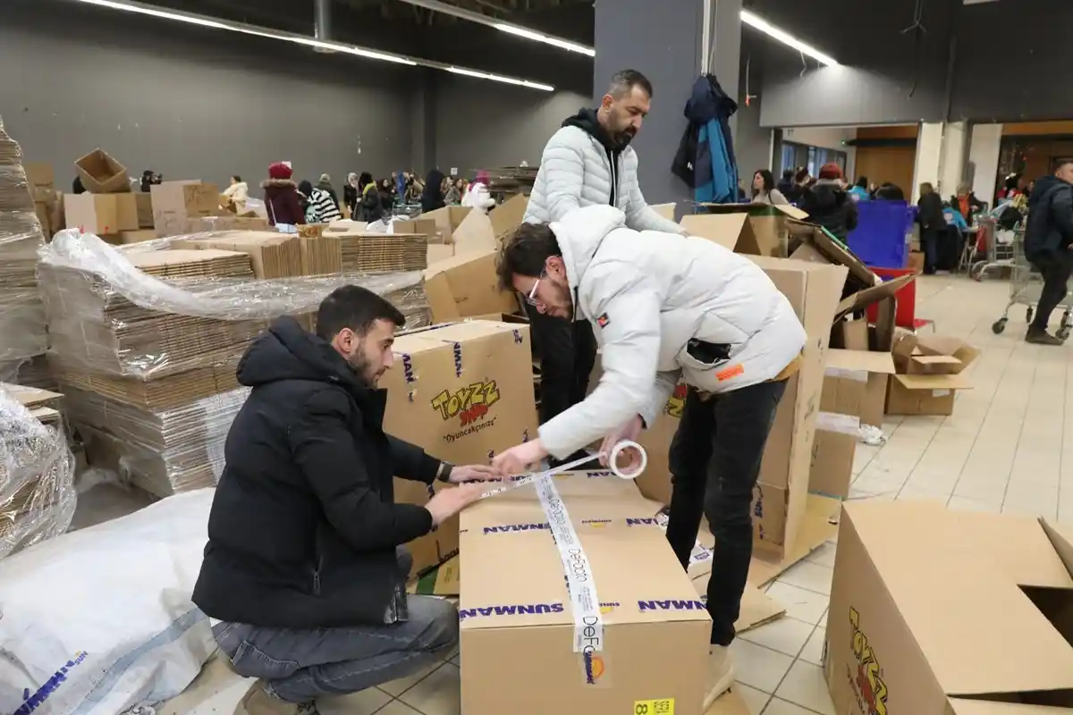 Kütahya’dan 21 yardım tırı dualarla afet bölgesine uğurlandı
