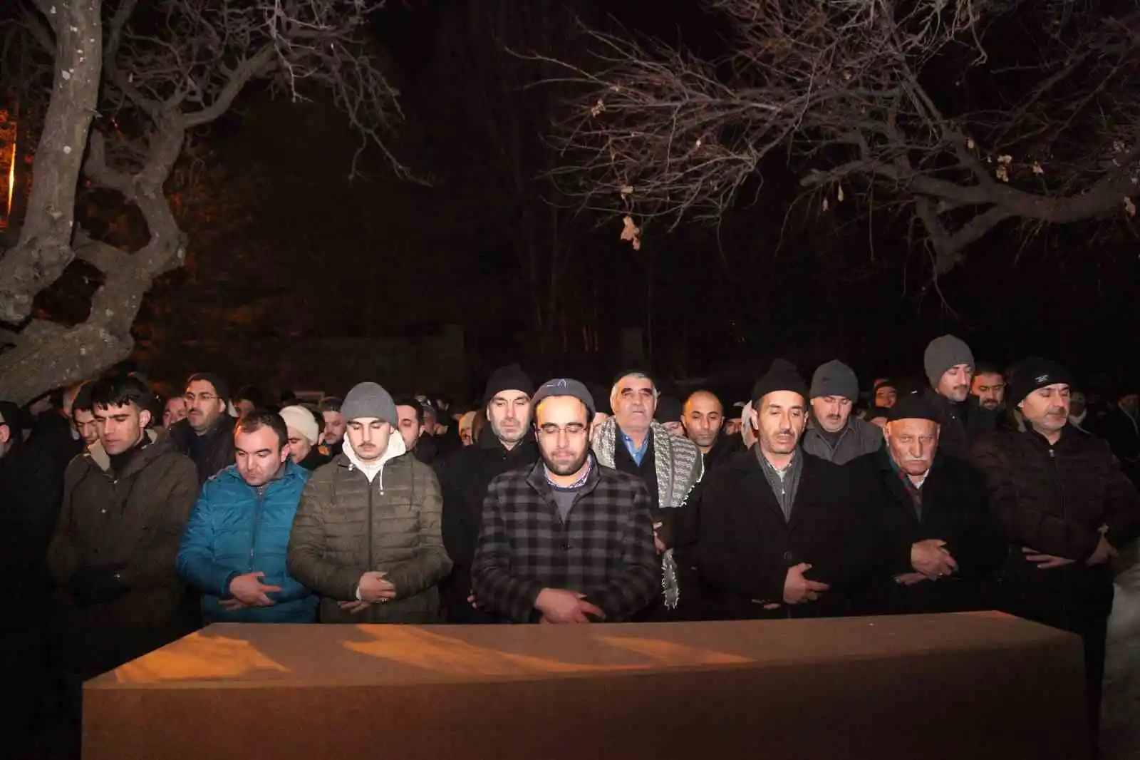 Malatya'daki son depremde hayatını kaybeden Bedih Kış memleketi Bitlis'te toprağa verildi
