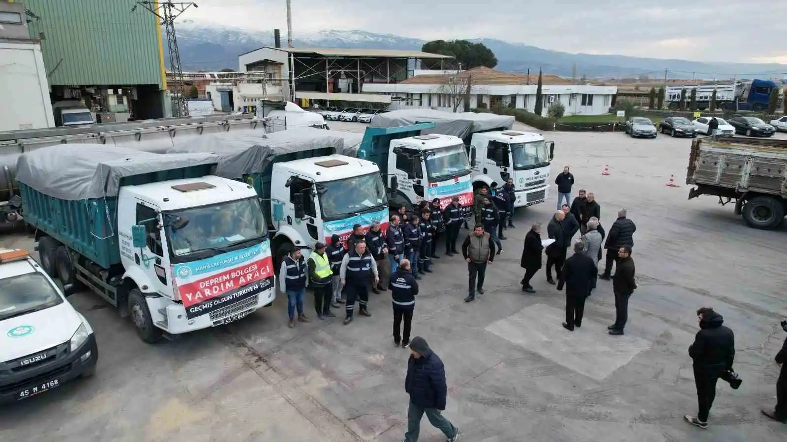 Manisa Büyükşehir’den deprem bölgesine yem desteği
