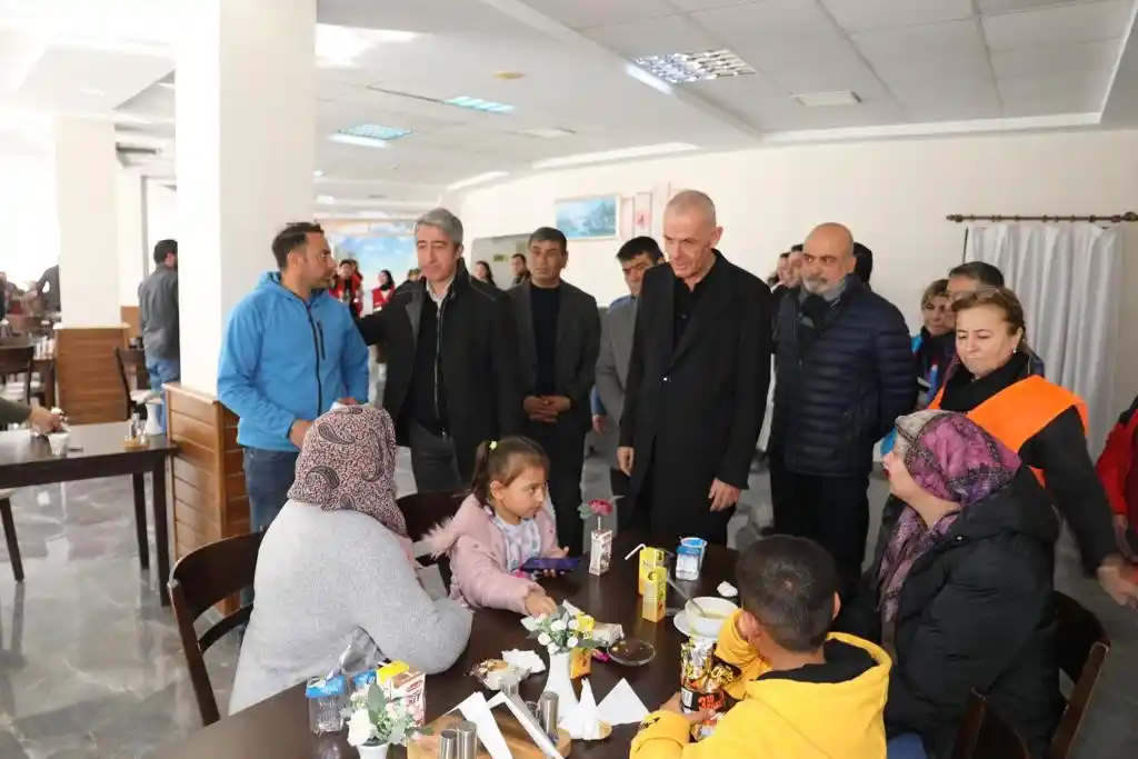 Marmaris’te depremzedeler ile ilgili çalışmalar değerlendirildi
