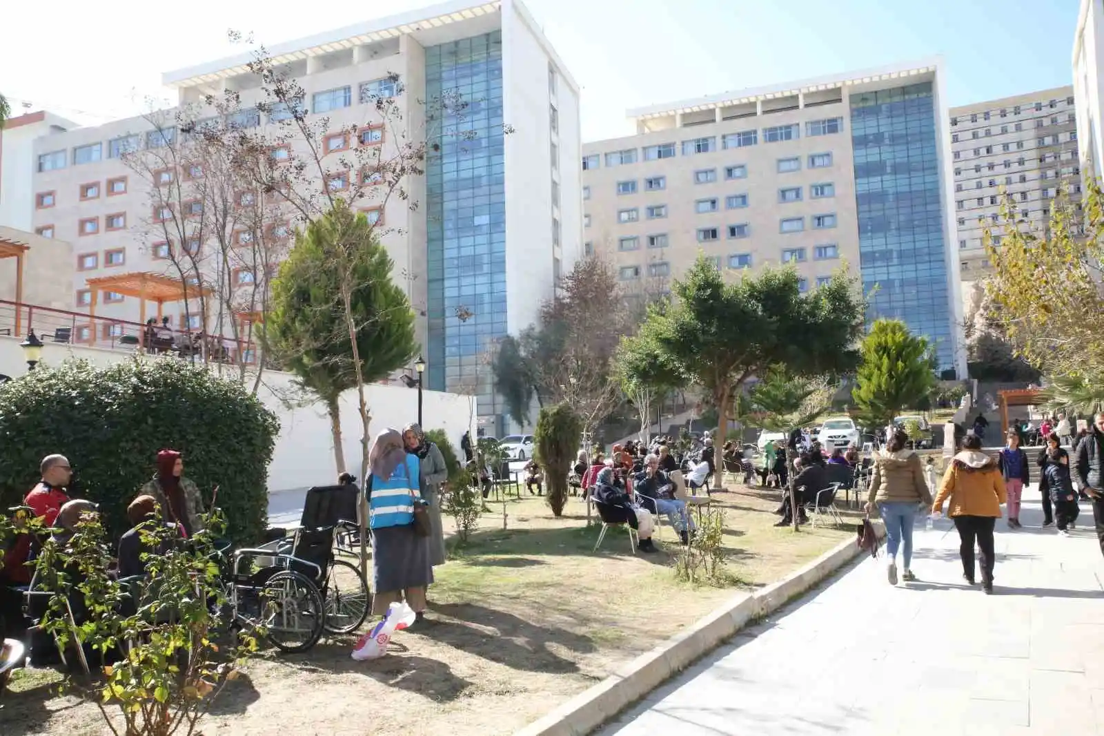 Mersin 200 bin depremzedeyi ağırlıyor
