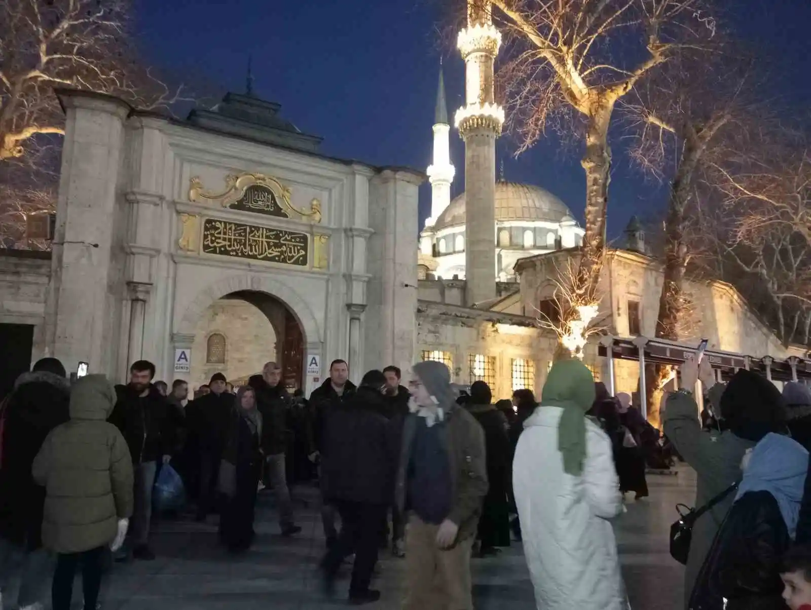 Miraç Kandili'nde depremzedeler için dua ettiler
