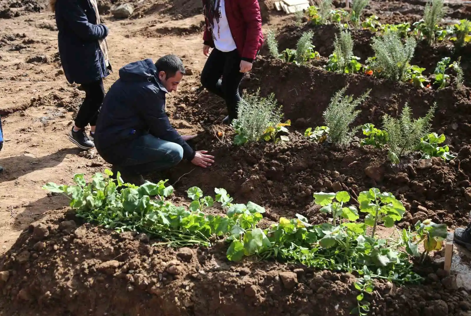 Polis memuru görevli olduğu için kurtuldu, tüm ailesini kaybetti
