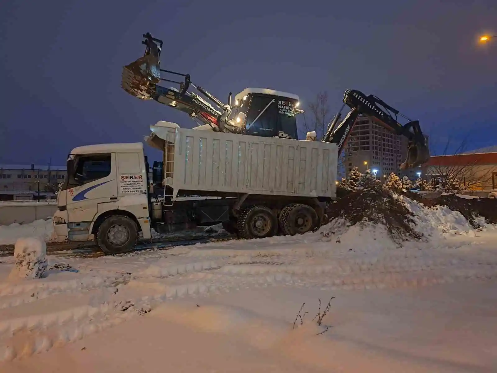 Sedat Kılınç İnşaattan deprem bölgesine yardım eli
