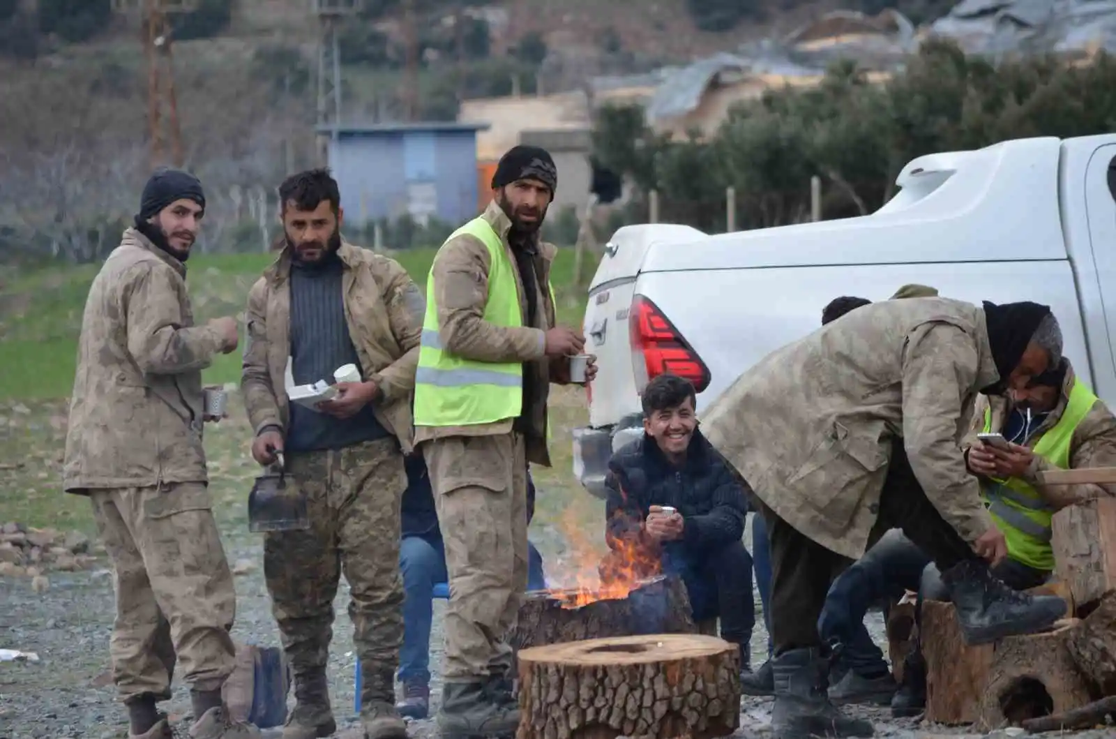 Şırnak aşiretleri deprem bölgesinde seferber oldu
