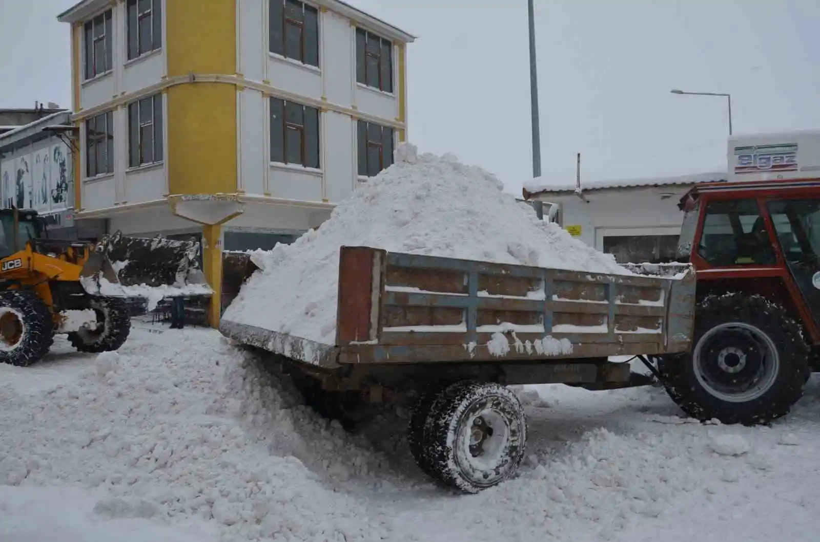 Tercan’da kar temizliği
