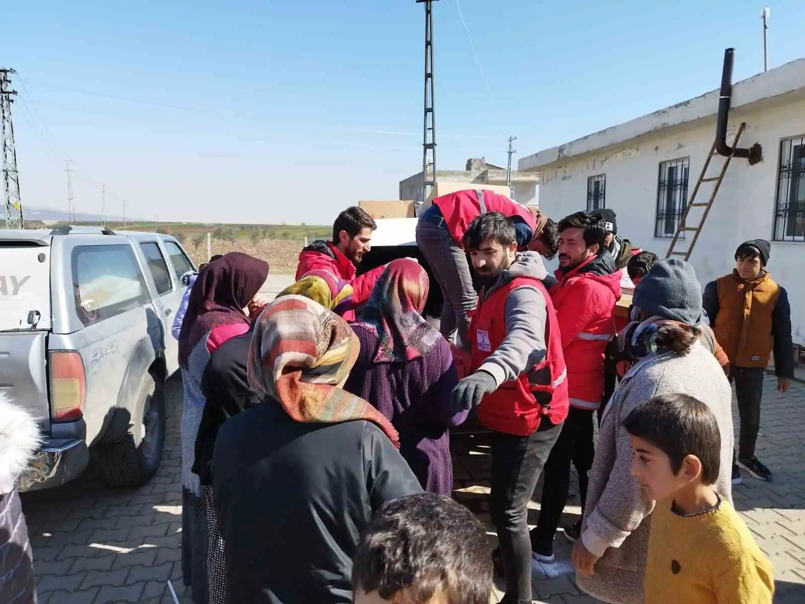 Türk Kızılay Diyadin Şubesi'nden deprem bölgesine yardım
