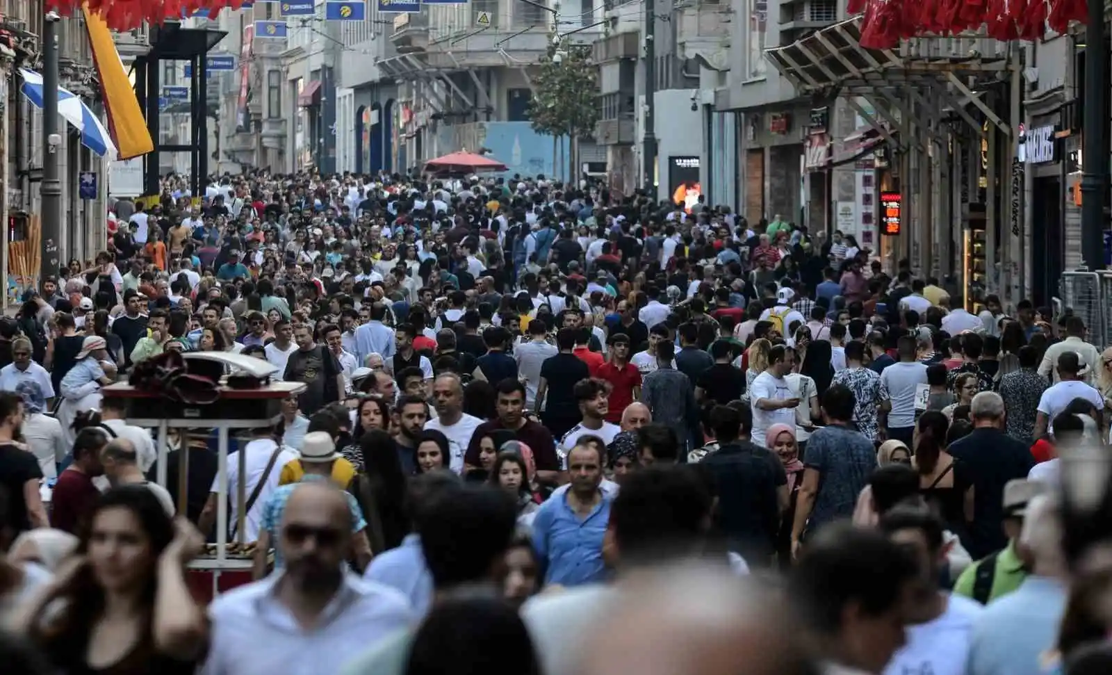 Türkiye'nin yüzde 49,7'si mutlu
