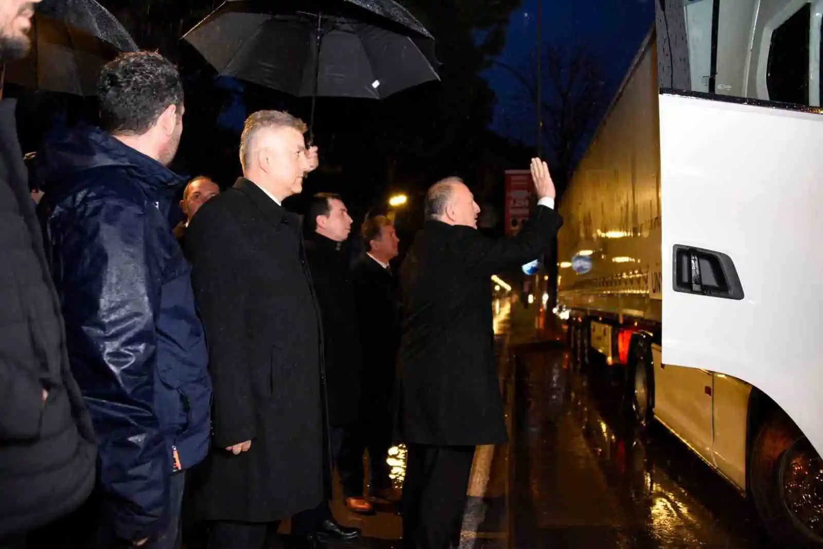 Ünye deprem bölgesi için tek yürek oldu
