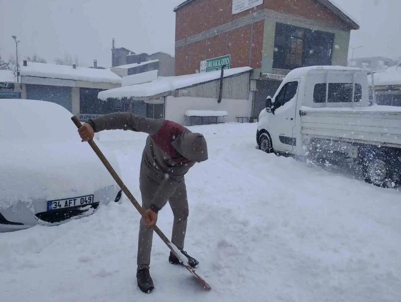 Varto’da 99 köy ve 50 mezranın yolu ulaşıma kapandı
