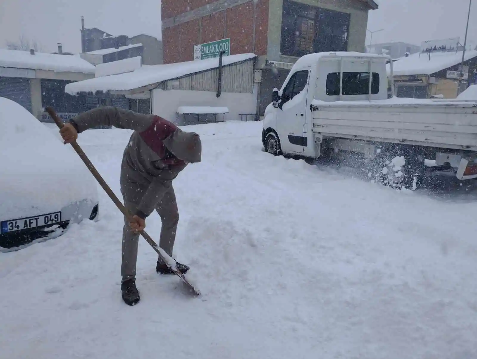 Varto’da 99 köy ve 50 mezranın yolu ulaşıma kapandı
