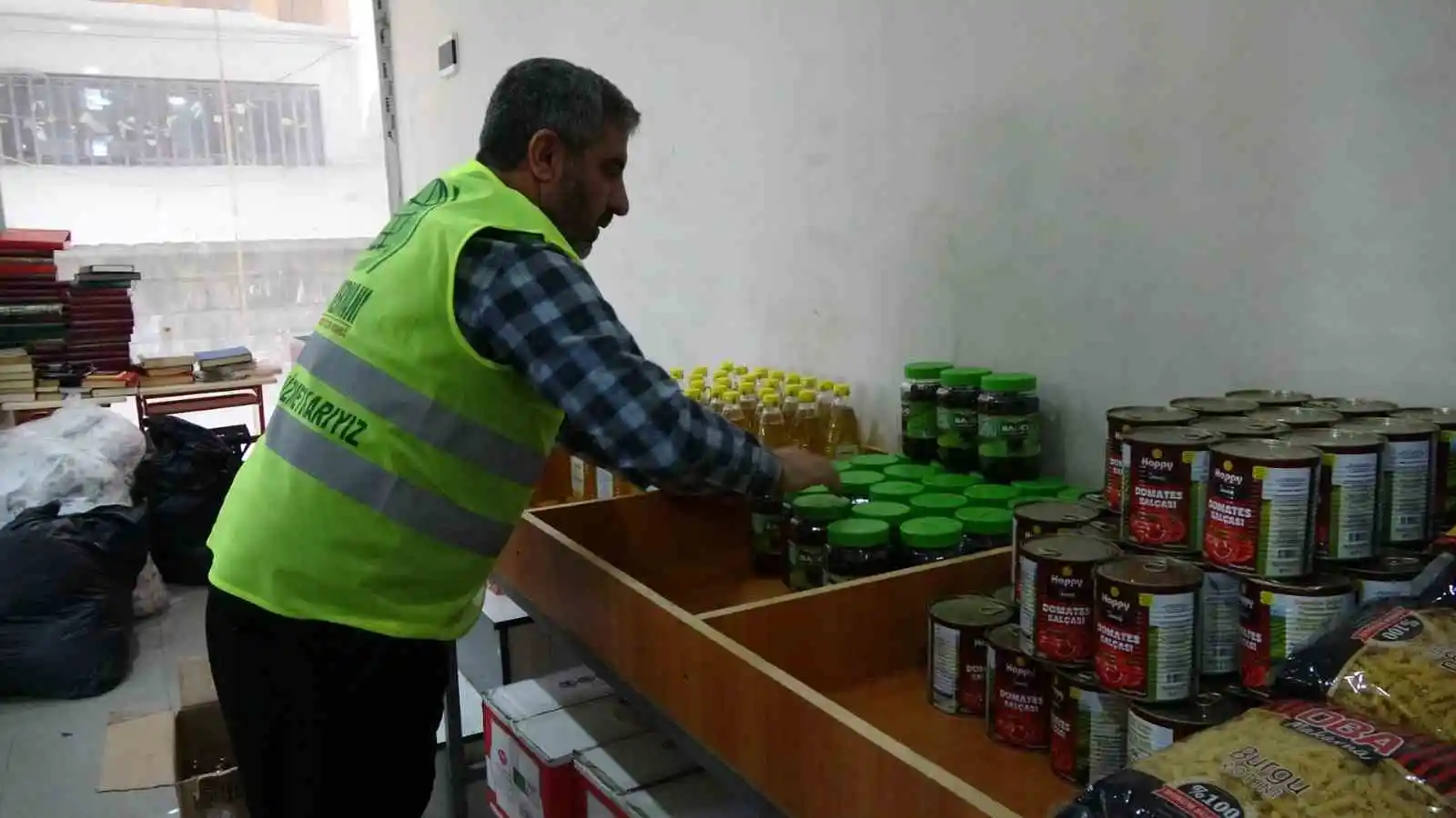 Siirt’te ’Sosyal Market’ ile 785 depremzede vatandaşın ihtiyacı karşılandı
