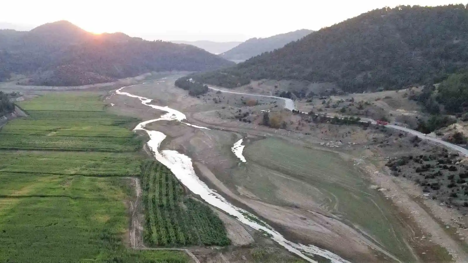 Sındırgı Çaygören Barajı endişe veriyor
